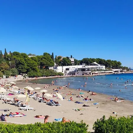 Apartman Dvosobni U Blizini Centra Grada *