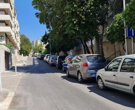 Apartman Dvosobni U Blizini Centra Grada