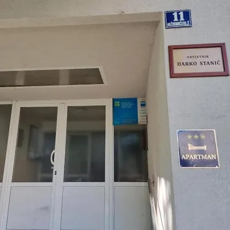 Dvosobni U Blizini Centra Grada
