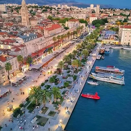 Apartman Dvosobni U Blizini Centra Grada Split